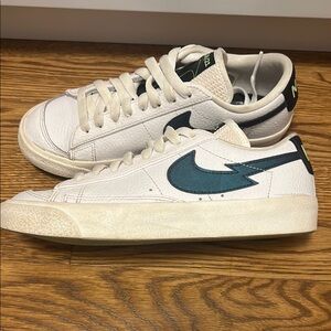 Nike Kids White and Teal Sneakers